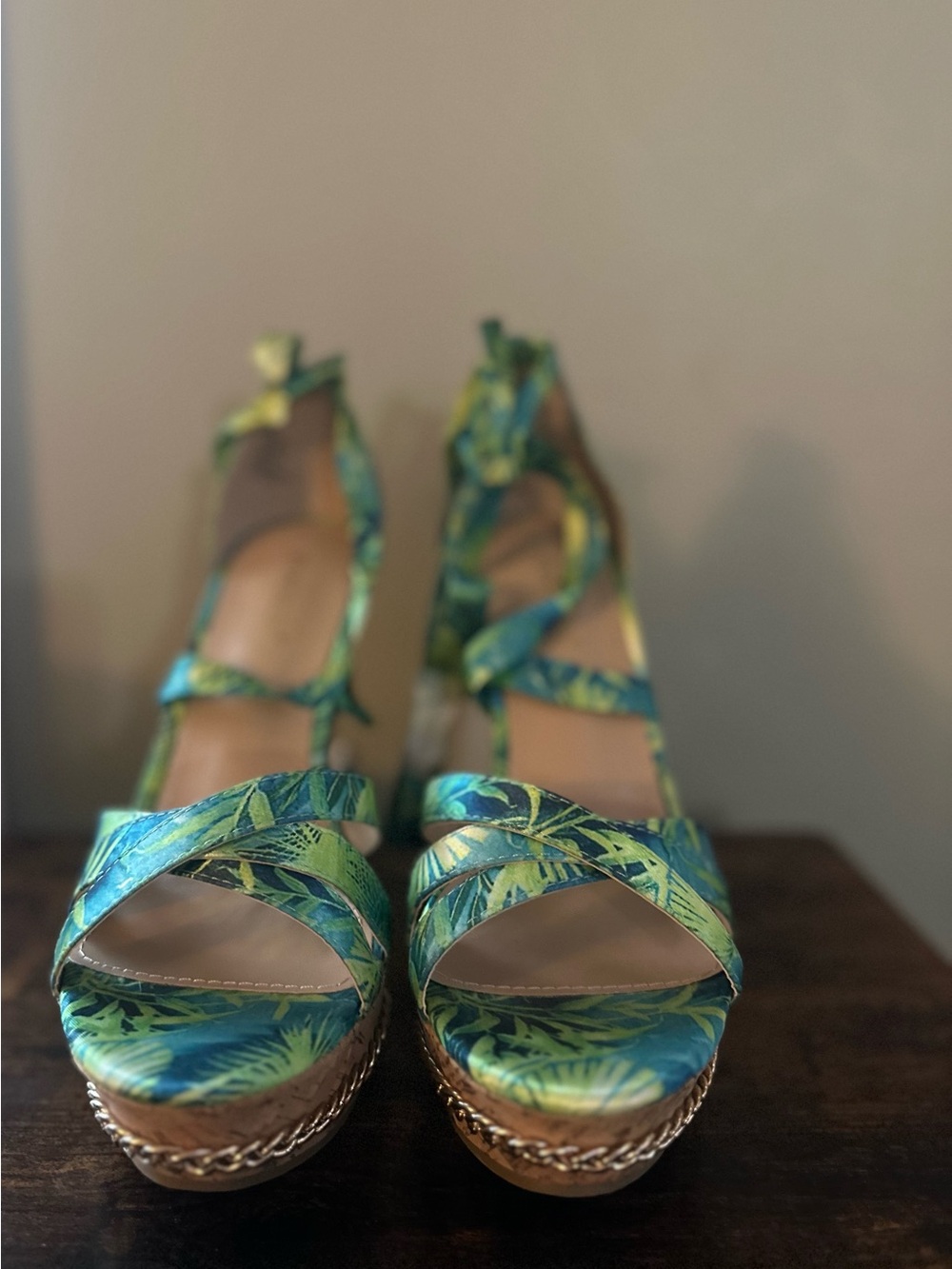 Shoe Dazzle Tropical Leaf Platform Wedge Sandals - Green